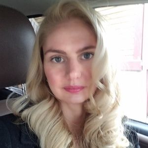 Meet your Posher, Monica